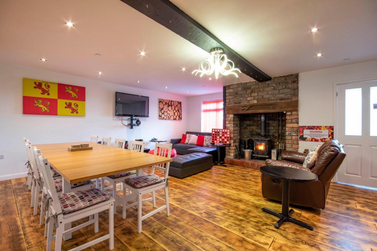 Welsh Row House Apartment Llandegla Екстериор снимка