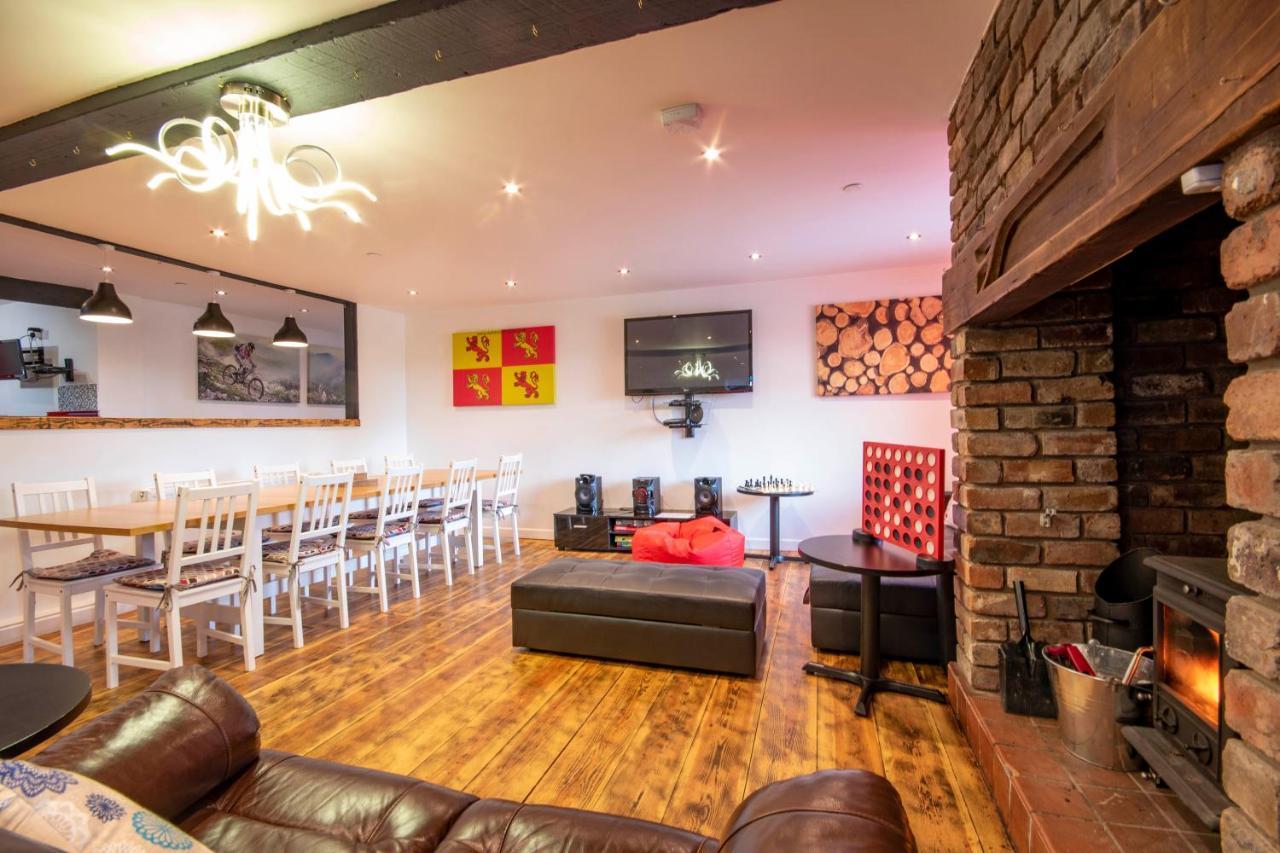 Welsh Row House Apartment Llandegla Екстериор снимка
