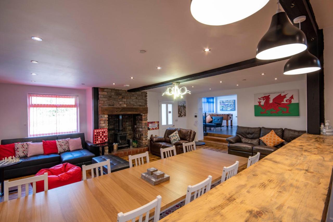 Welsh Row House Apartment Llandegla Екстериор снимка