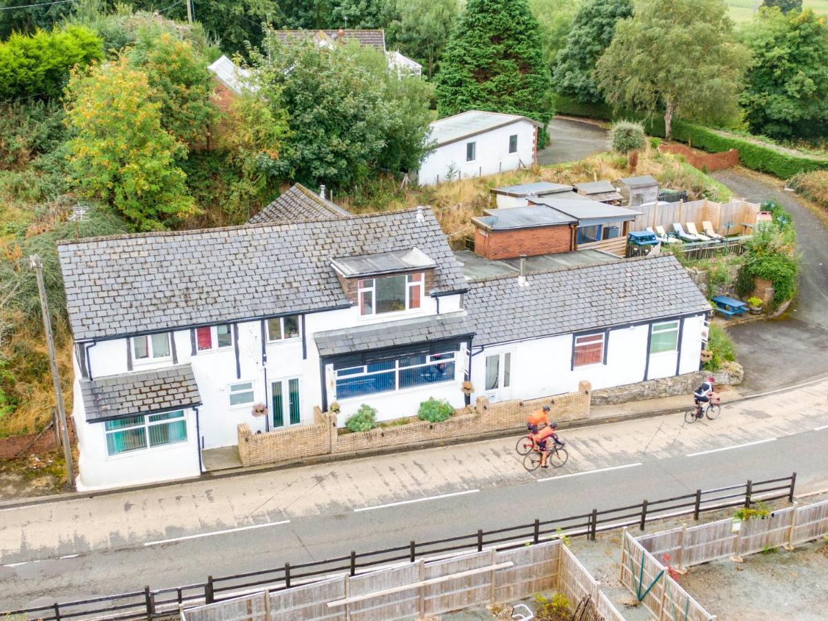 Welsh Row House Apartment Llandegla Екстериор снимка