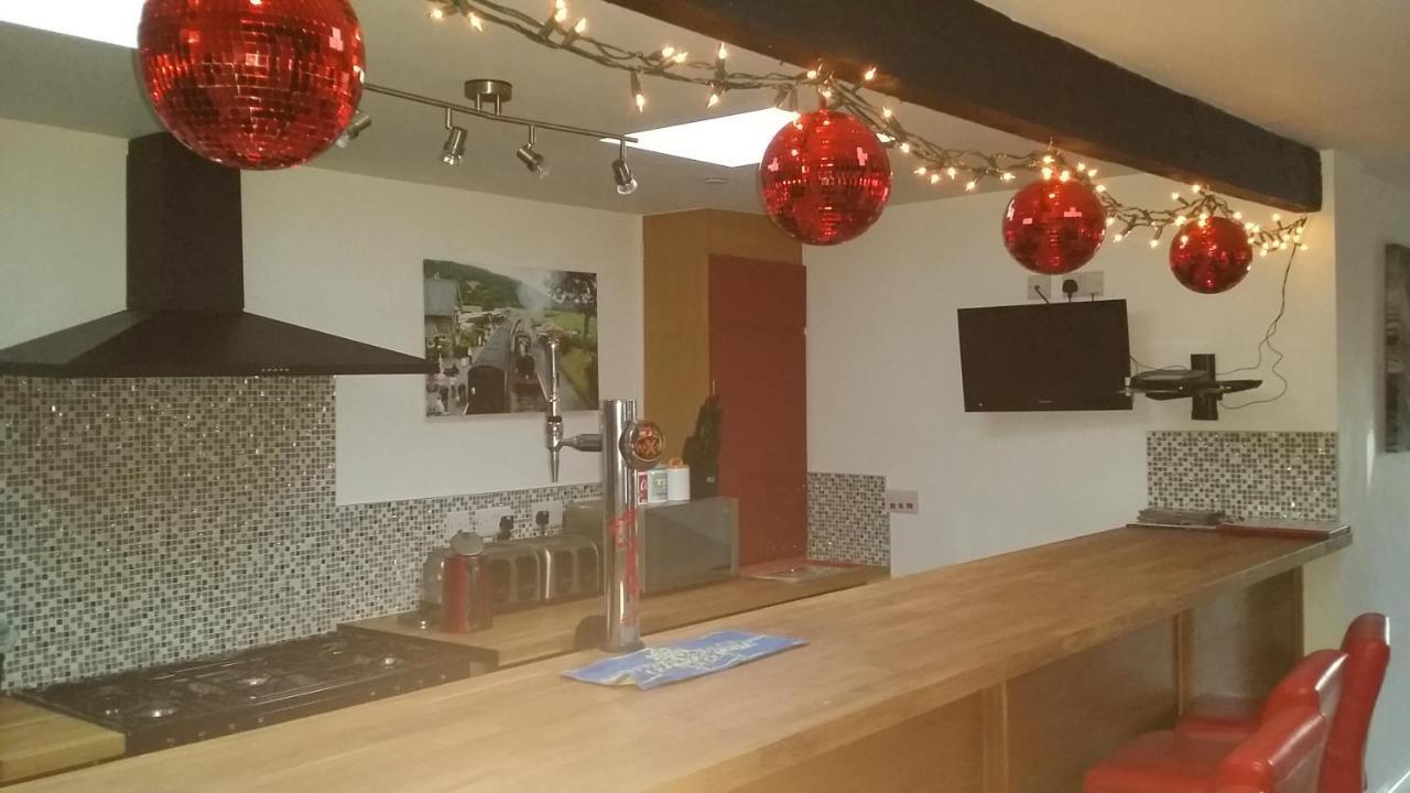 Welsh Row House Apartment Llandegla Екстериор снимка
