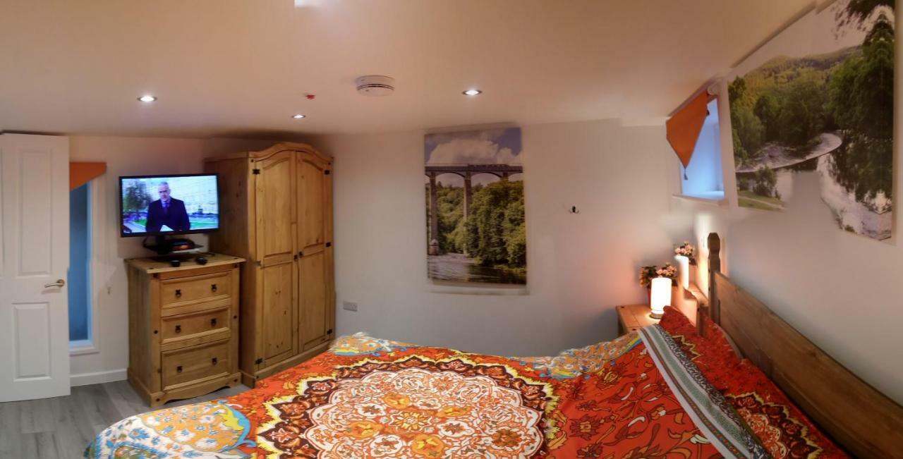 Welsh Row House Apartment Llandegla Екстериор снимка