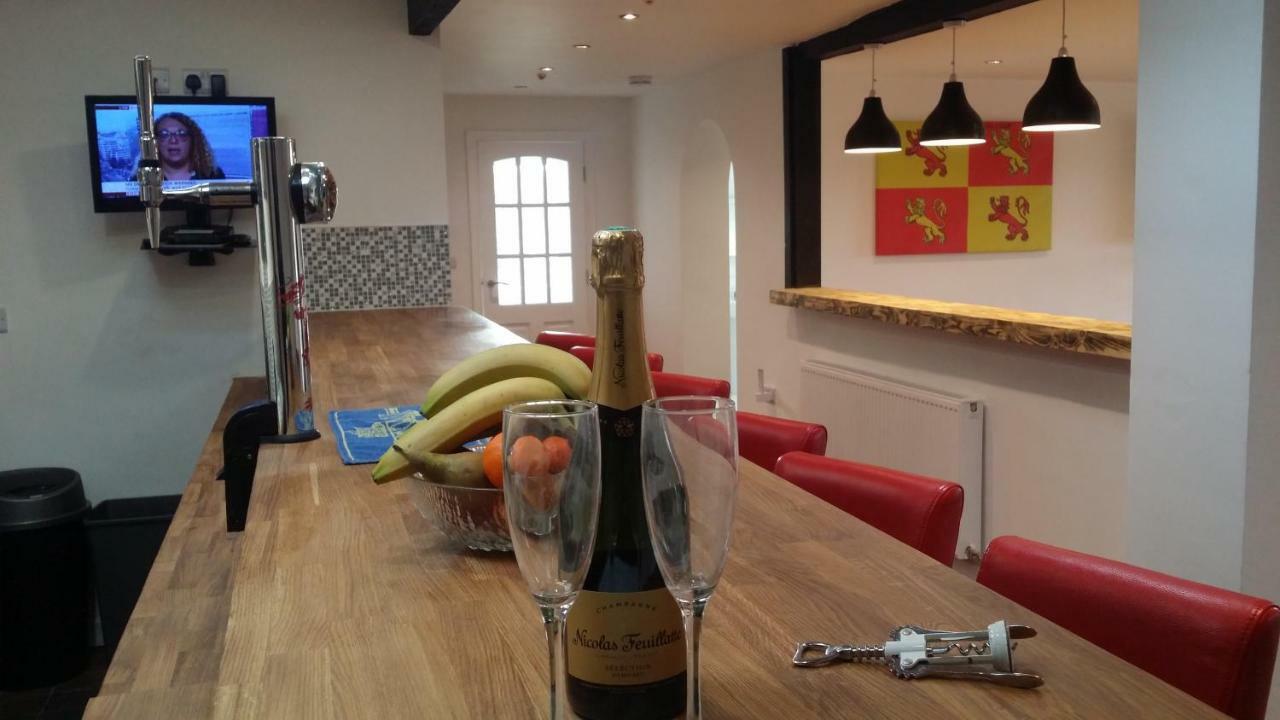 Welsh Row House Apartment Llandegla Екстериор снимка