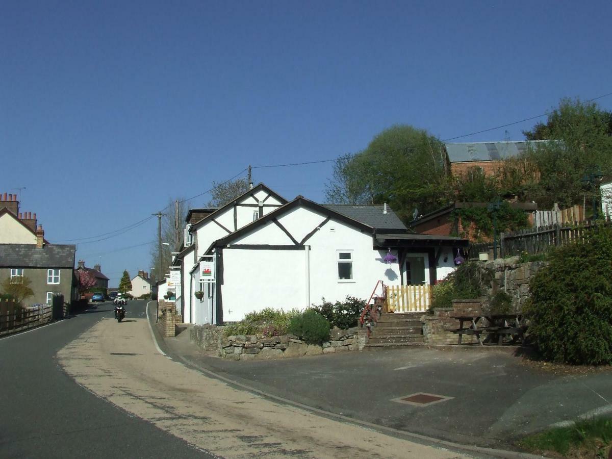 Welsh Row House Apartment Llandegla Екстериор снимка