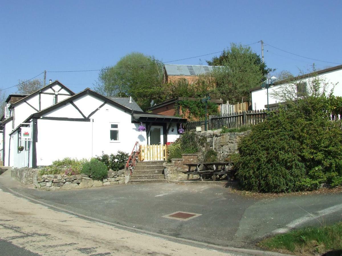 Welsh Row House Apartment Llandegla Екстериор снимка