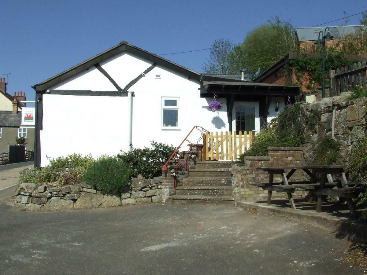 Welsh Row House Apartment Llandegla Екстериор снимка