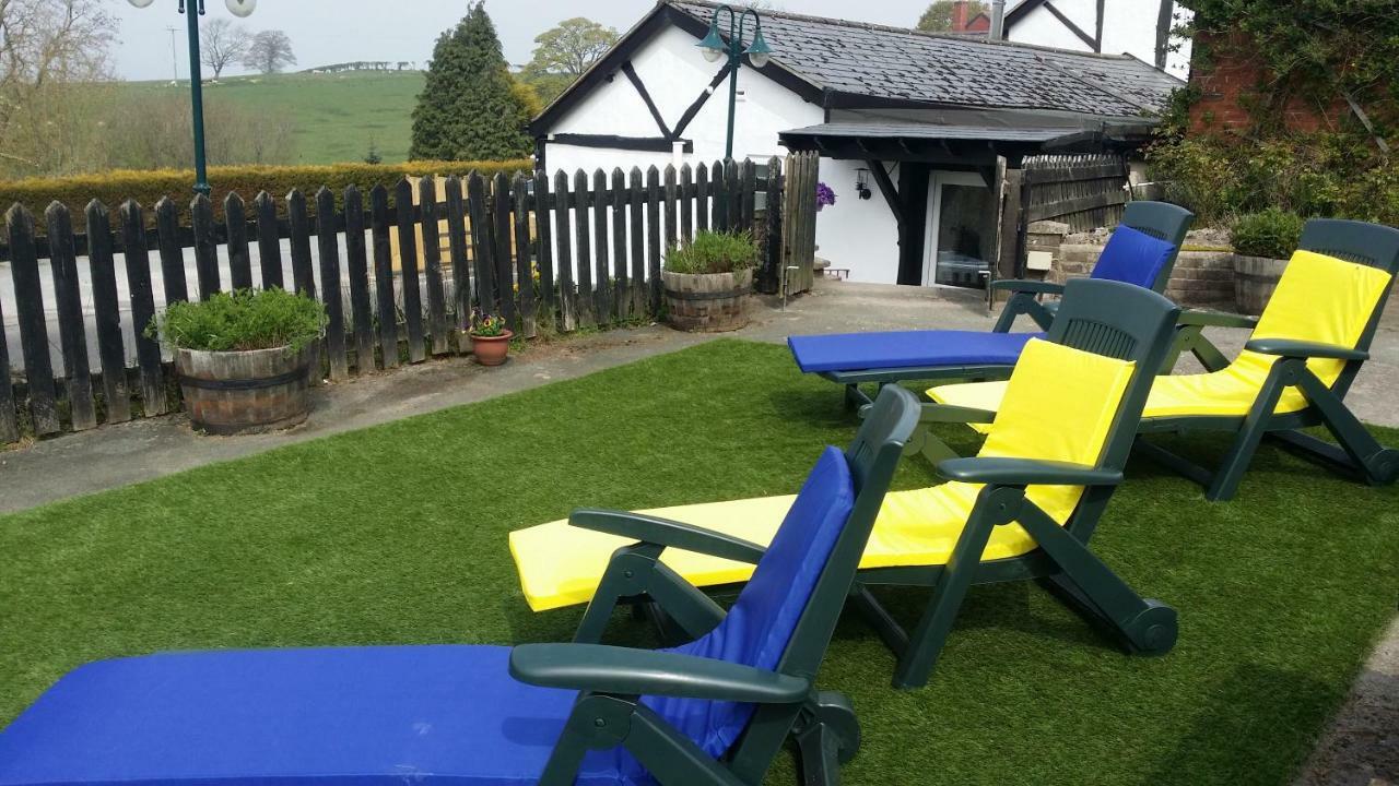 Welsh Row House Apartment Llandegla Екстериор снимка